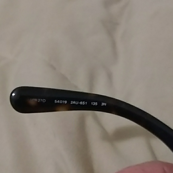 Prada sun glasses - Picture 3 of 4